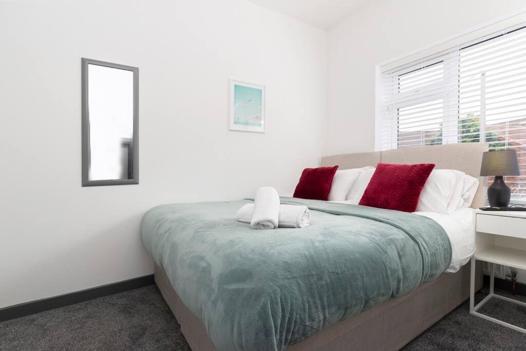 Modern Centrally Located 3 Bed Property With Tvs In Each Bedroom Super Fast Wifi And Crisp White Hotel Linen Hosted By Our Home Short Stays Darlington  Ngoại thất bức ảnh